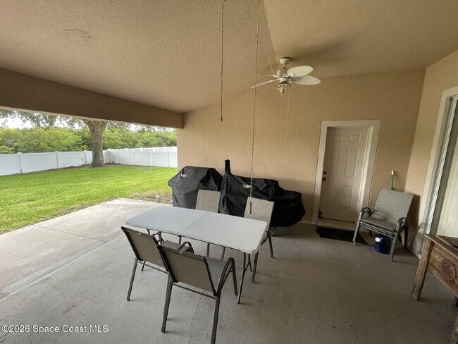 Building Photo - 4858 Chastain Dr