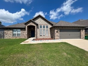 Building Photo - Three bedroom home, ready NOW