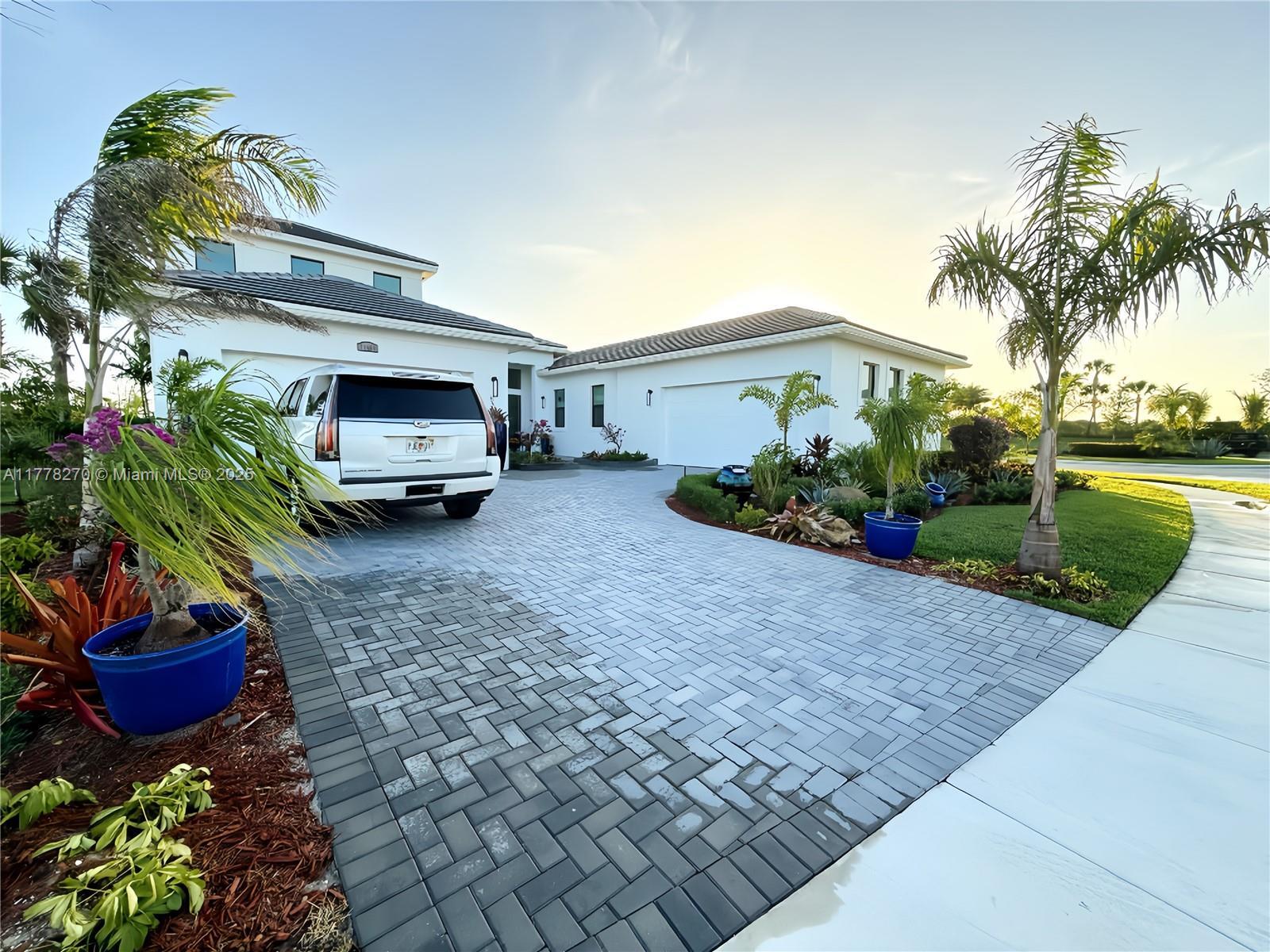 Building Photo - 11460 SW Pietra Way