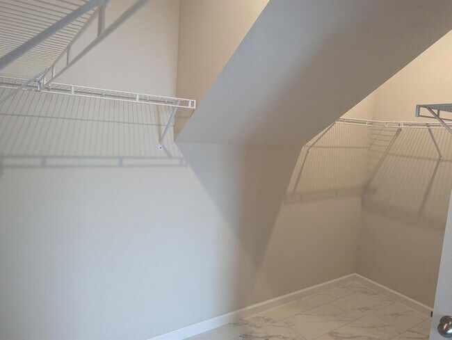 Building Photo - 10579 SW Vasari Way
