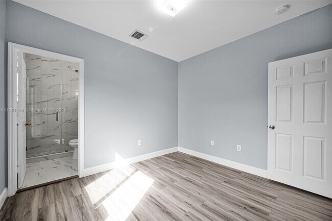 Building Photo - 640 SE 1st St