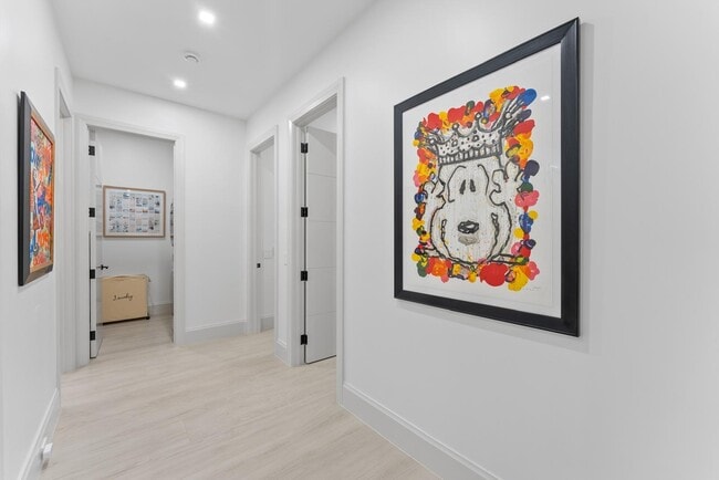 Building Photo - 220 S Swinton Ave