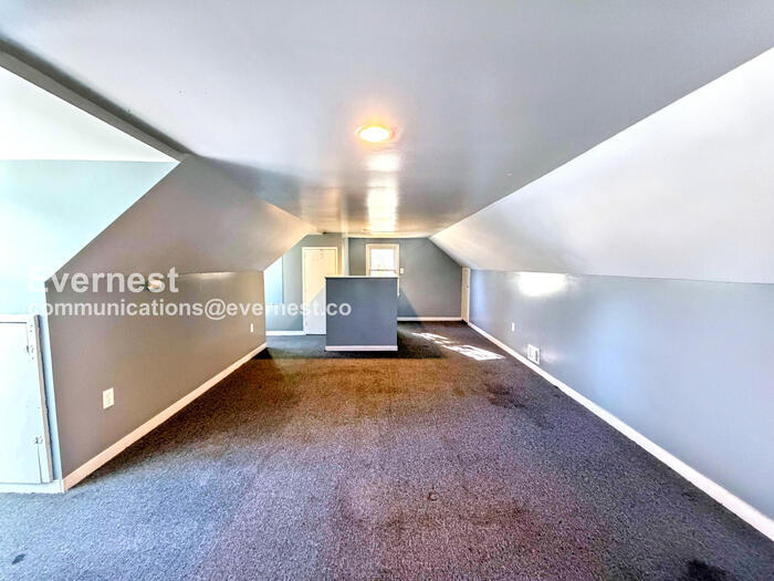 Building Photo - 18251 Brady St