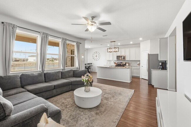 Building Photo - 13500 Rosebud Isle Dr