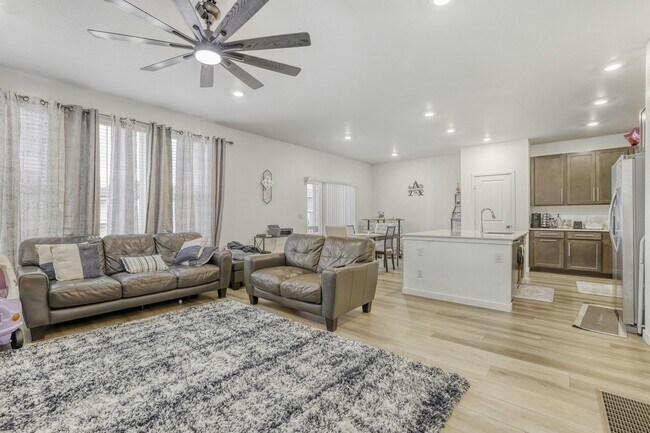 Building Photo - 8991 Hightower St