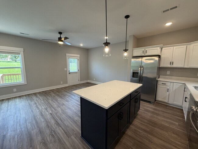 Building Photo - 504 Jonathan Wade Cir