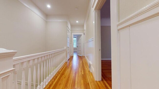 Building Photo - 464 8th Ave