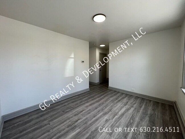 Building Photo - 123 N West St