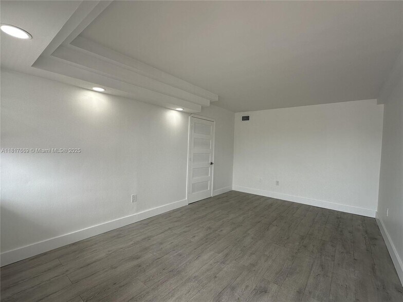 Building Photo - 525 Meridian Ave