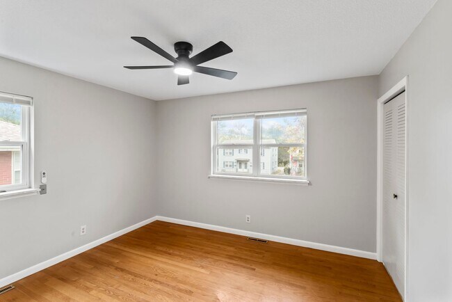 Building Photo - Modern Comfort in Independence, MO – 3-Bedroom Duplex! $1295.00