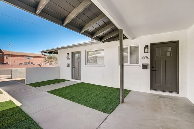 Building Photo - Cozy 1 bed / 1 bath - Near ASU!