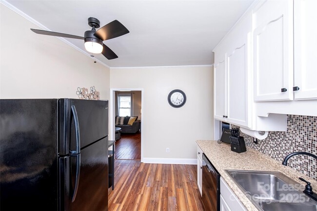 Building Photo - 1525 Perfection Ave