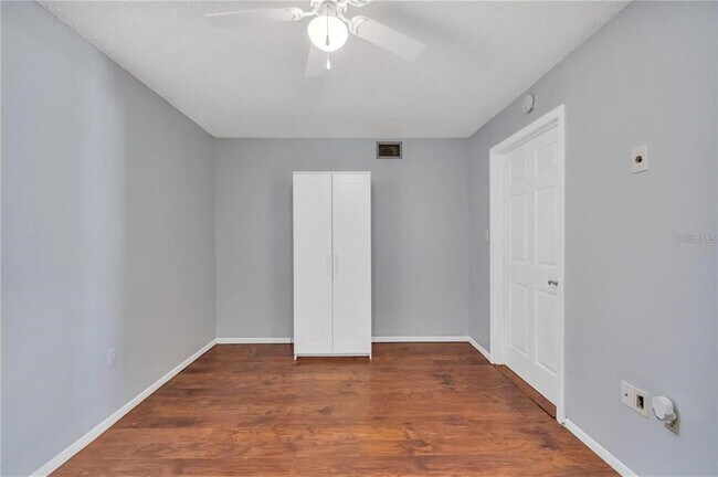Building Photo - 542 Orange Dr