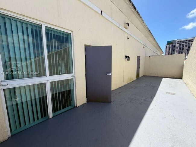 Building Photo - 7275 SW 90th St