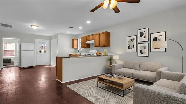 Building Photo - 1602 W Elm St