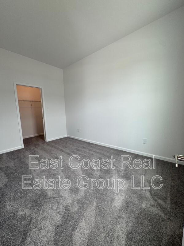 Building Photo - 11 Snowdrop Ct