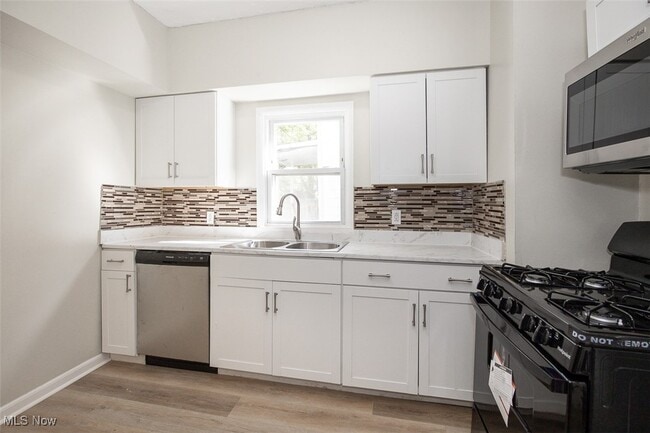 Building Photo - 13621 Cranwood Dr