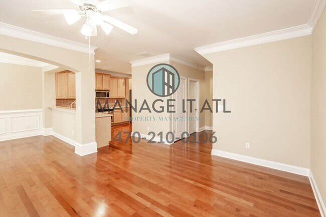 Building Photo - 3 Bedroom Townhome for Rent- Peachtree Rid...