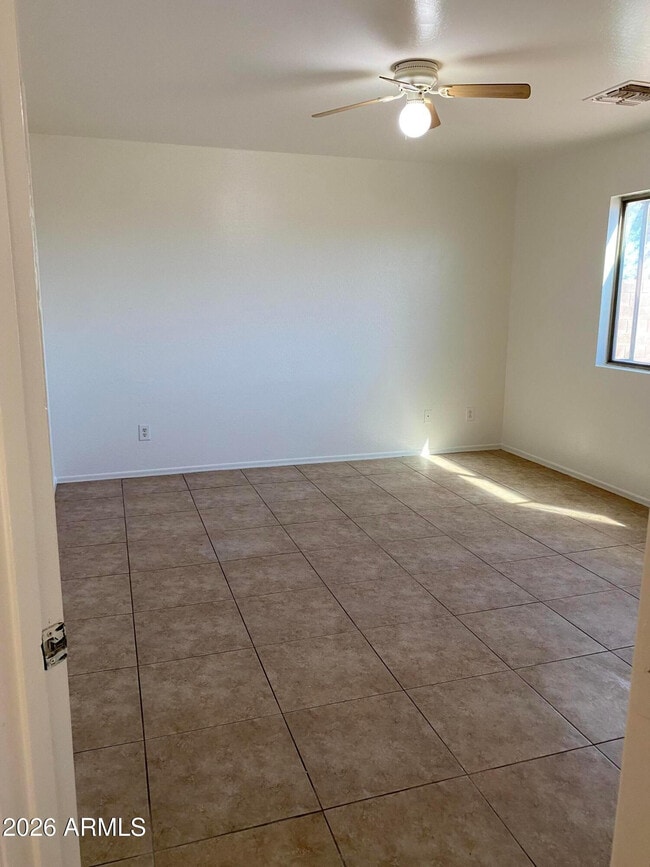 Building Photo - 24035 N Desert Dr