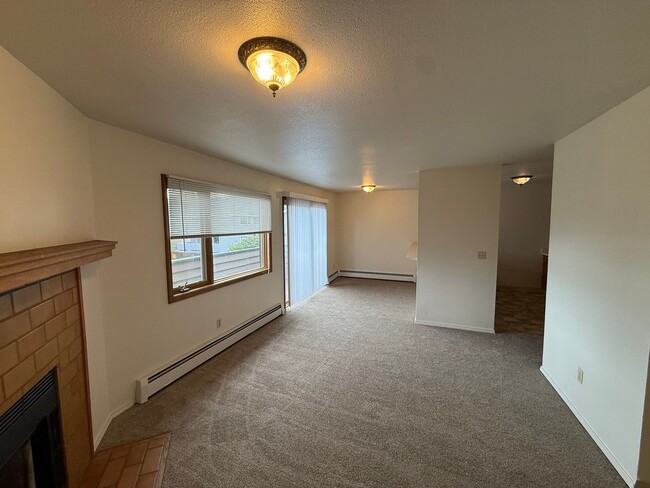 Building Photo - 1830 Congress Cir