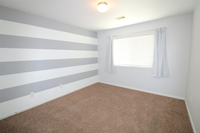 Building Photo - 21011 Blue Topaz Dr