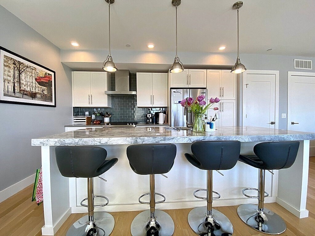 Building Photo - 150 W Broadway