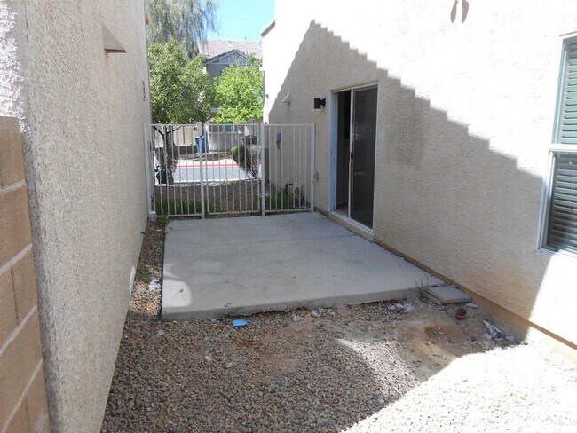 Building Photo - Cute House in the North in Gated Community