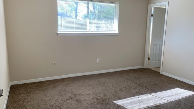 Building Photo - 6811 Winding Trace Dr