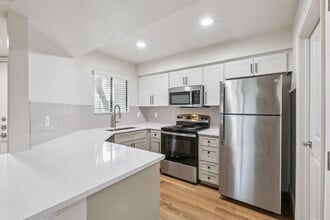 Building Photo - Calista