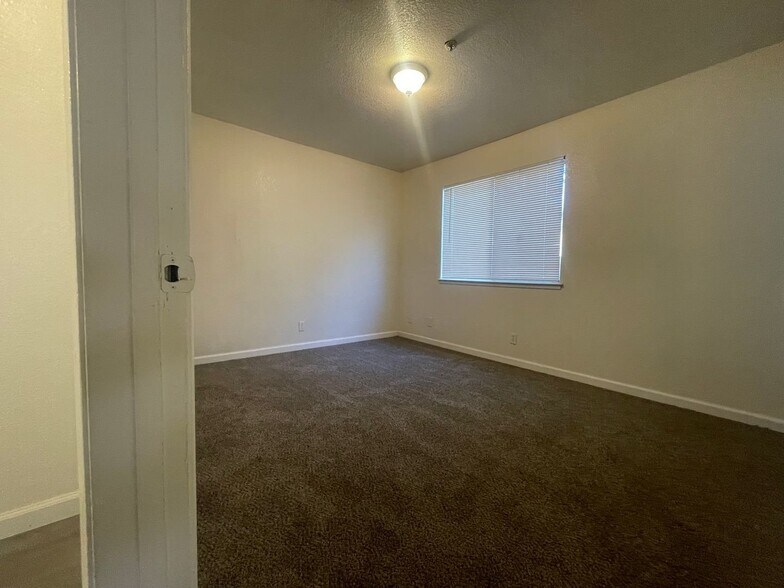 Building Photo - 363 Rio Lindo Ave