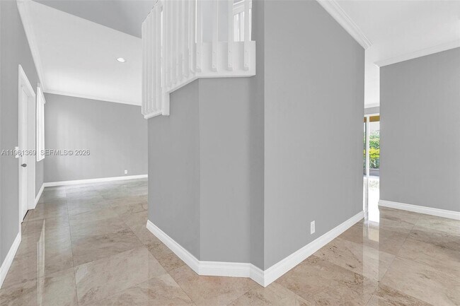 Building Photo - 1518 Maple Dr