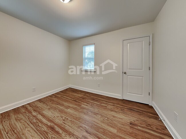 Building Photo - 3204 Brierhill Rd