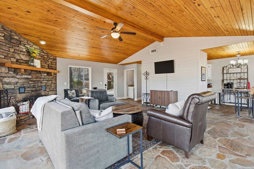 Building Photo - 13347 Sims Estate Dr