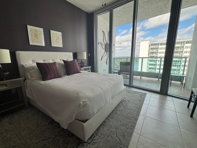 Building Photo - 3333 NE 32nd Ave