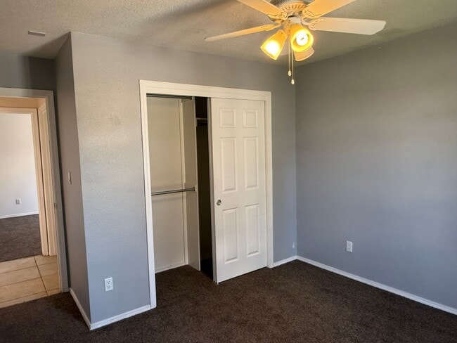 Building Photo - NW Home