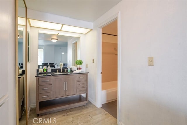 Building Photo - 321 S San Vicente Blvd