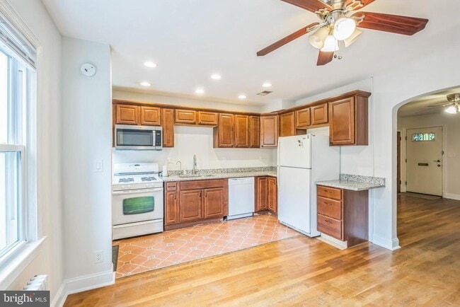 Building Photo - 1407 K St SE