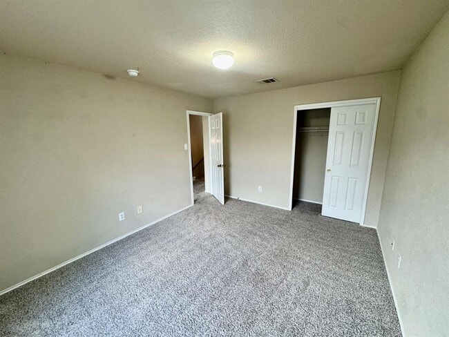 Building Photo - 398 Paddington Dr