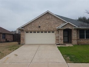 Building Photo - 305 Foreston Dr