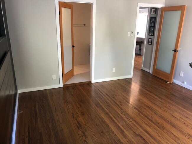 Building Photo - 1103 Harrison Ave