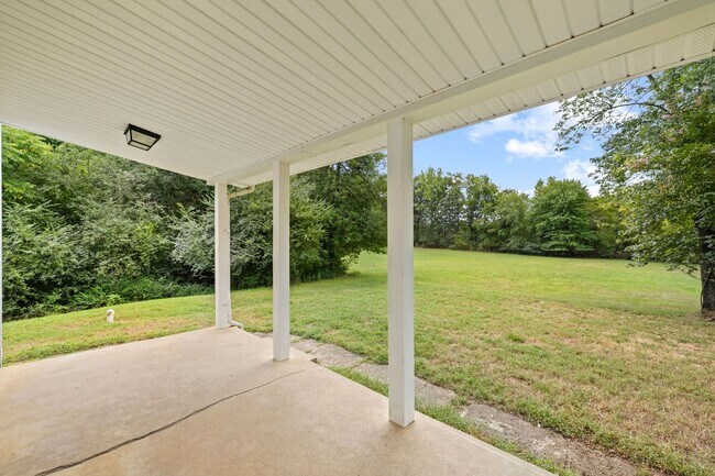 Building Photo - 1457 Caledon Rd