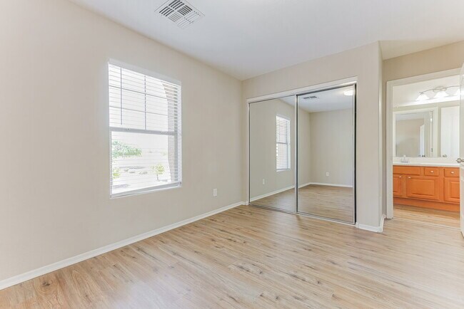 Building Photo - 3286 E Merlot St