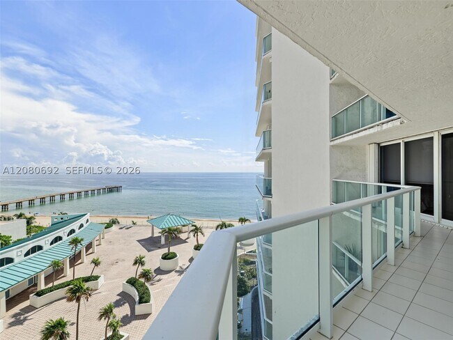 Building Photo - 16445 Collins Ave