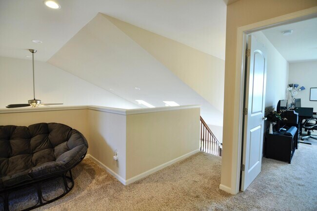 Building Photo - 4481 Bridgeview Ln