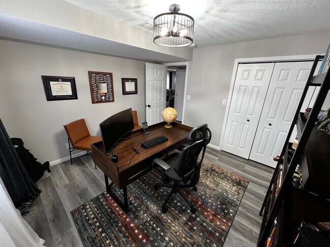 Building Photo - beautiful updated large home
