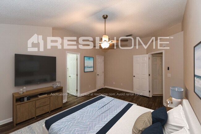 Building Photo - 11810 Cherry Bark Dr W