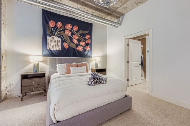 Building Photo - Modern 1 BDR in Peloton - All the Amenities