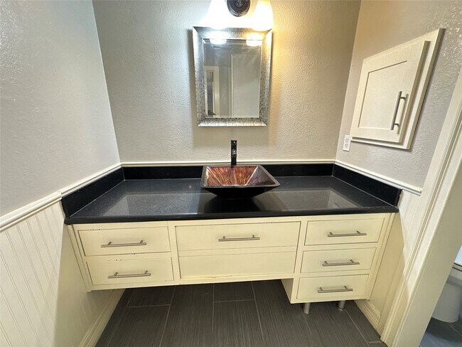 Building Photo - 7313 Gulf Fwy