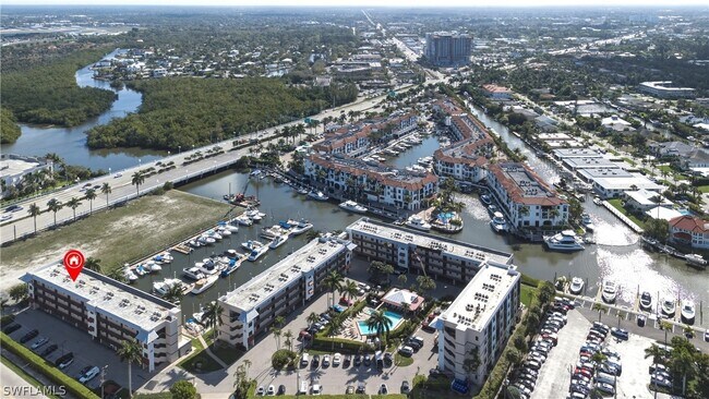 Building Photo - 801 River Point Dr