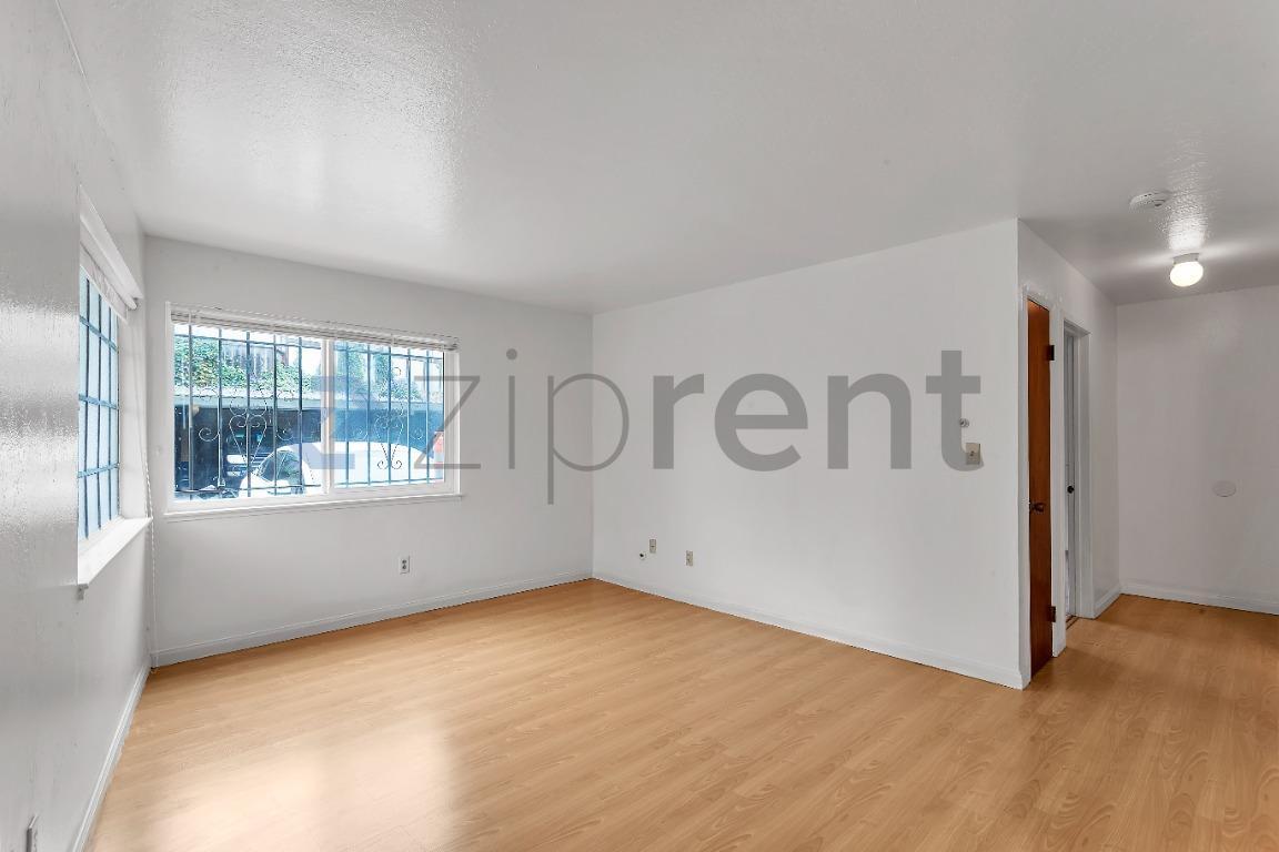 Building Photo - Unit 2